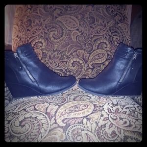 Black Rampage wedge heel ankle boots